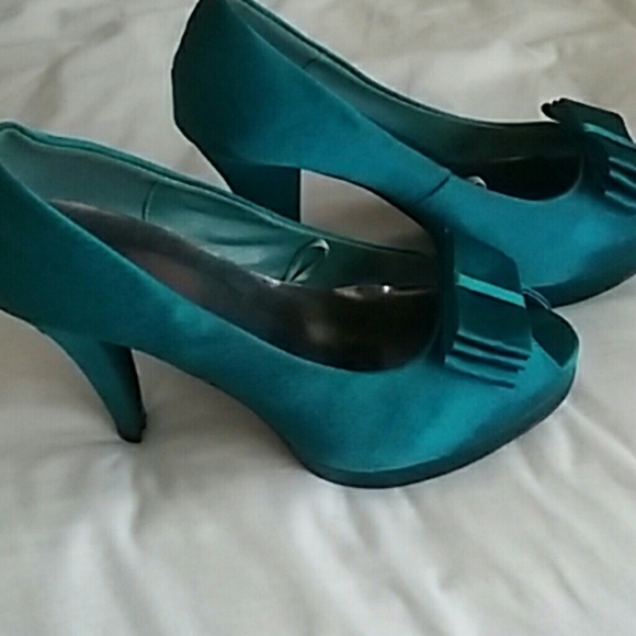 Shoes - Teal green satin heels